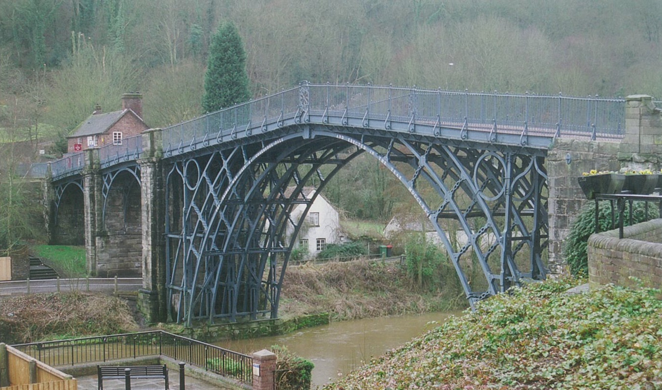 鋼鉄製の橋 アイアン・ブリッジ イギリス