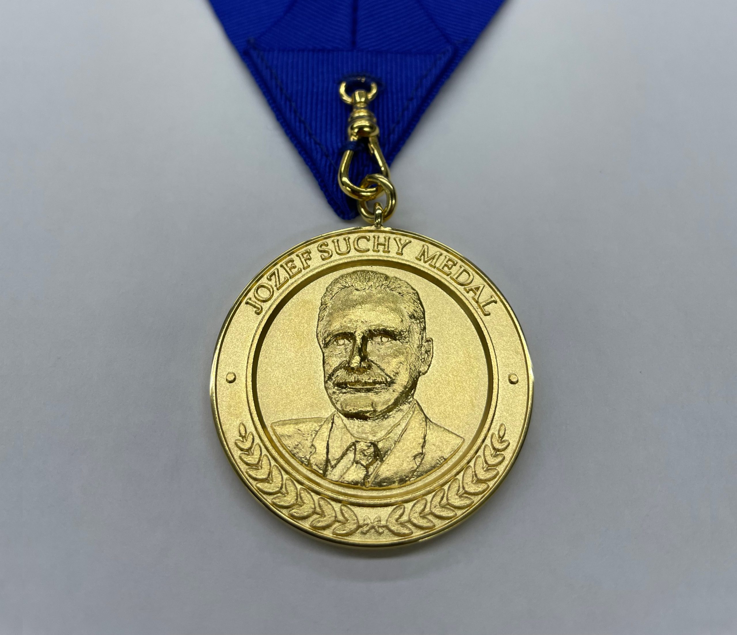 The World Foundry Organization世界鋳造協会のジョセフ・スーチー賞のメダル